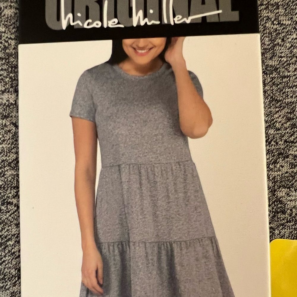 😊 3/$30 Summer dress Sz S Nicole Miller , light material for NWT 🏷